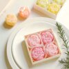 9602-1taeoh.jpg Coffret de quatre bougies fleurs parfumées