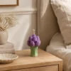 bougie_tulipes_sur_table_de_chevet Bougie - Bouquet de Tulipes Violettes