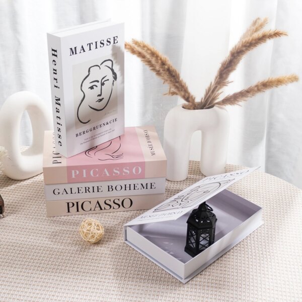 Livre décoratif avec rangement caché
