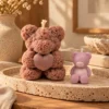 hodoia_bougies_oursons_lifestyle_duo_travertin_v2 Bougies Oursons parfumées